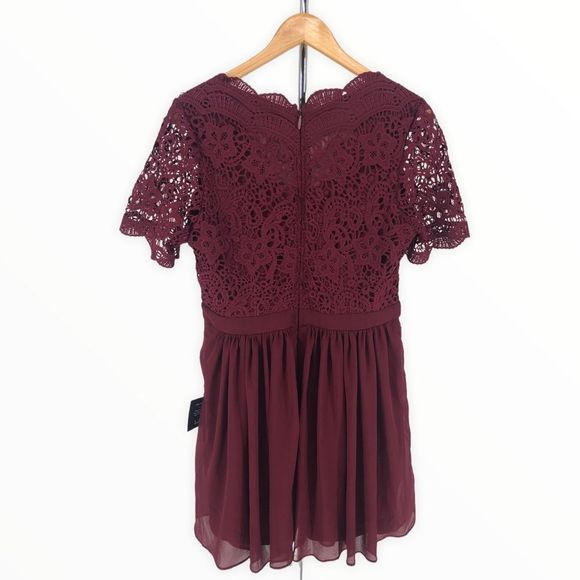 Lulu’s Angel in Disguise Burgundy Lace Skater Dress Short Sleeves size Large NWT - Picture 9 of 15
